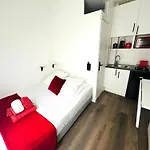 Beatrice Et Emmanuel Meuble Eiffel