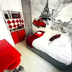 Beatrice Et Emmanuel Meuble Eiffel