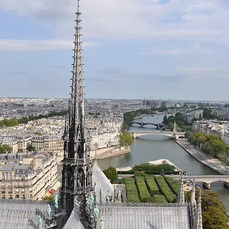 Beatrice Et Emmanuel Meublé Eiffel 4* Parigi