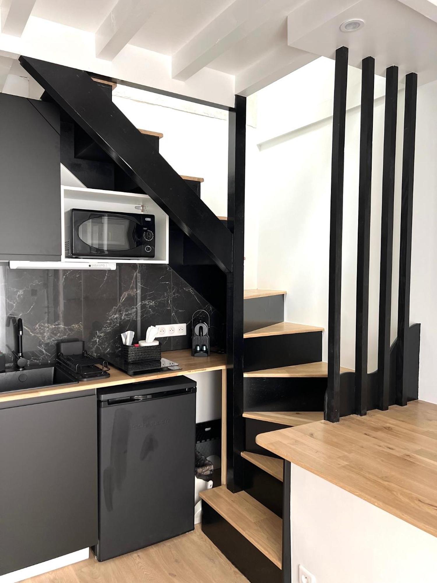 Beatrice Et Emmanuel Meuble Eiffel Aparthotel Paris