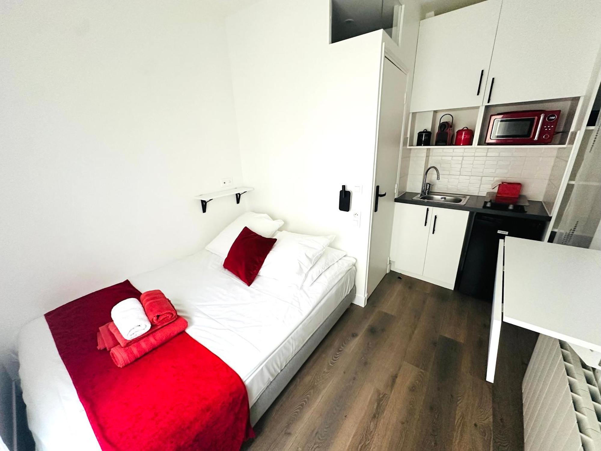 Beatrice Et Emmanuel Meuble Eiffel 4*